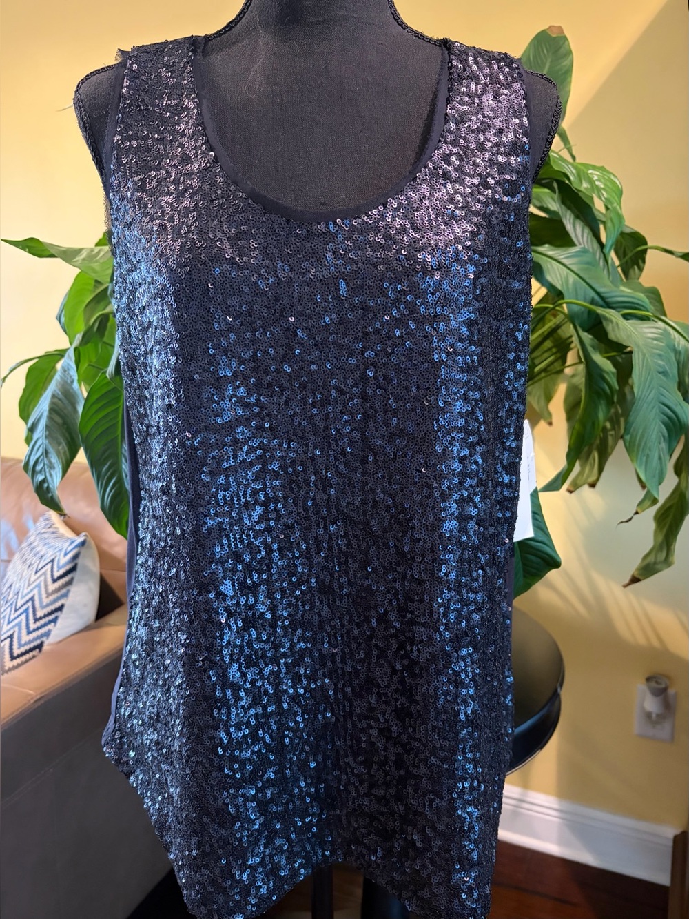 NWT! Liz Claiborne sleeveless sequin tank top- Large